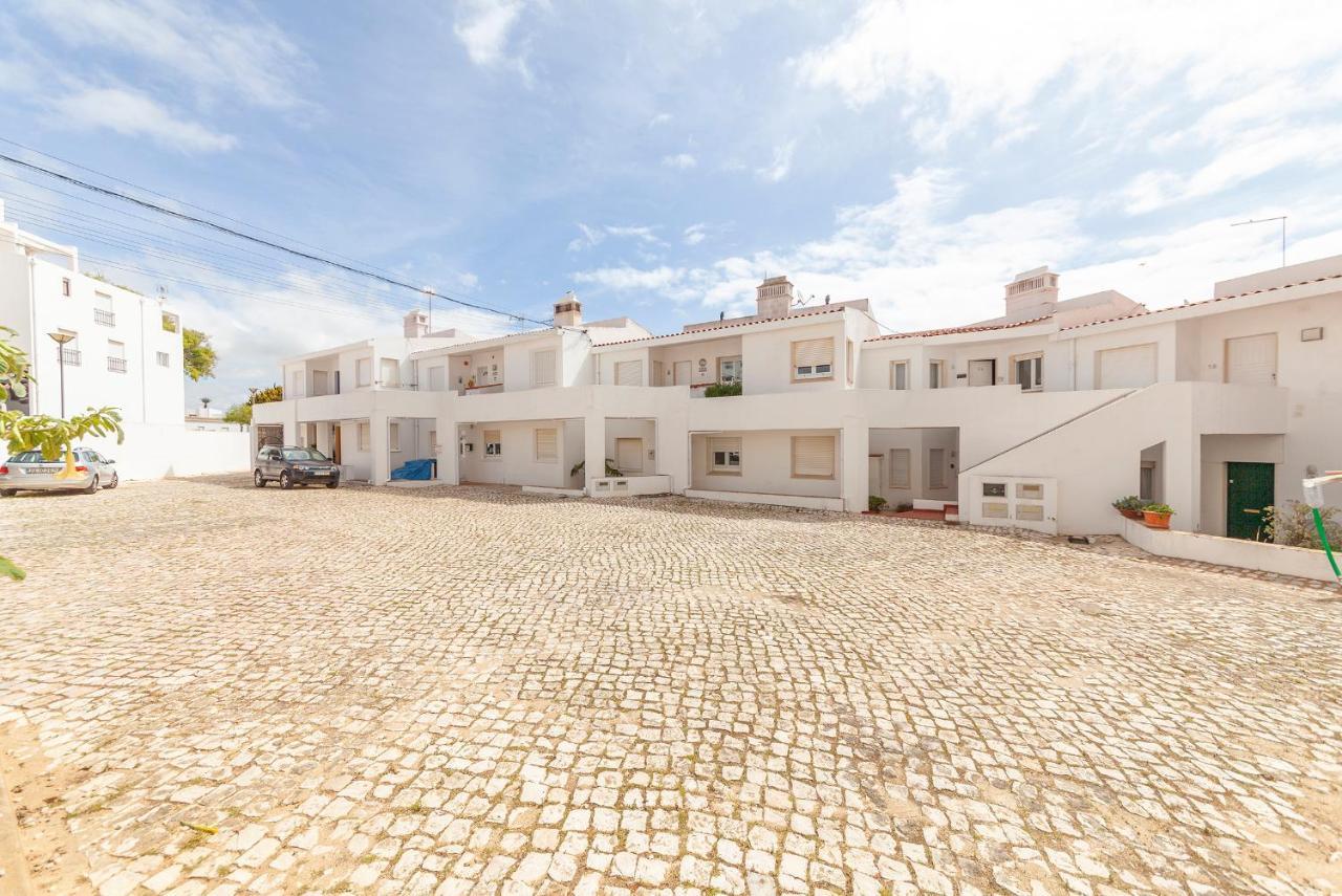 C18 - Church Square Apartment In Praia Da Luz Exterior photo